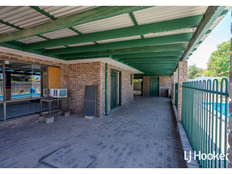 196 Berehaven Avenue, Thornlie WA 6108