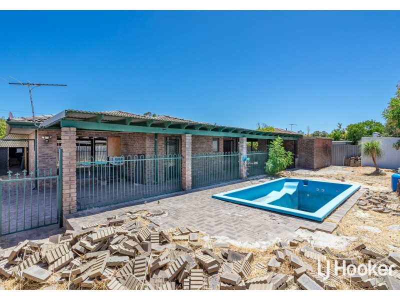 196 Berehaven Avenue, Thornlie WA 6108