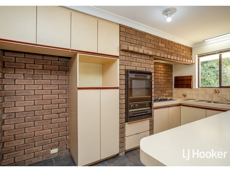 10 Urana Road, Armadale WA 6112