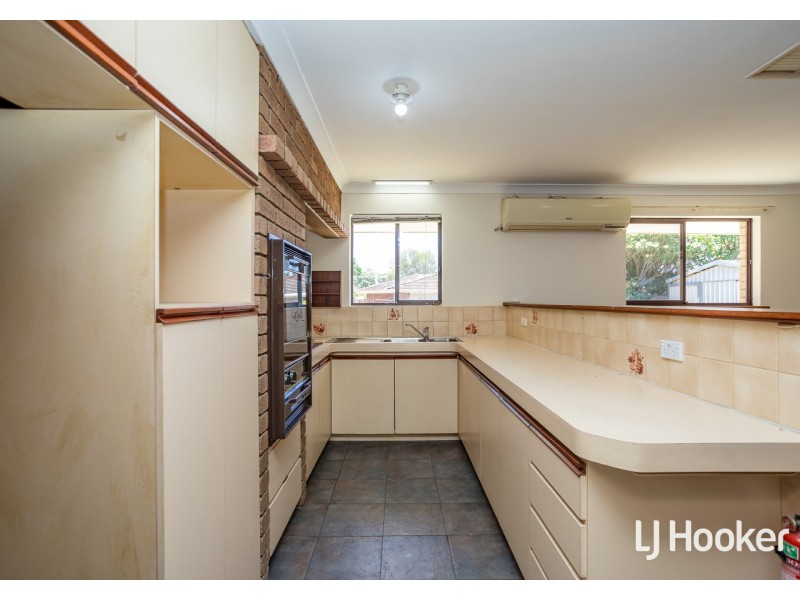 10 Urana Road, Armadale WA 6112
