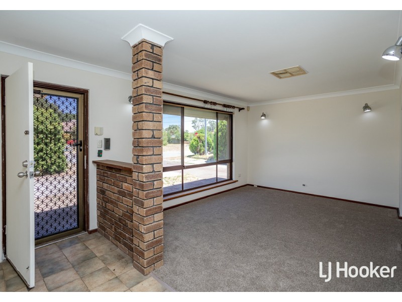 10 Urana Road, Armadale WA 6112