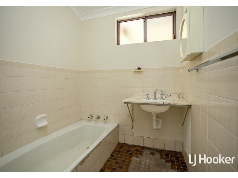 10 Urana Road, Armadale WA 6112