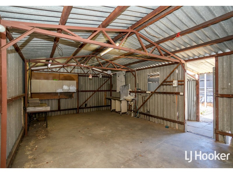 10 Urana Road, Armadale WA 6112