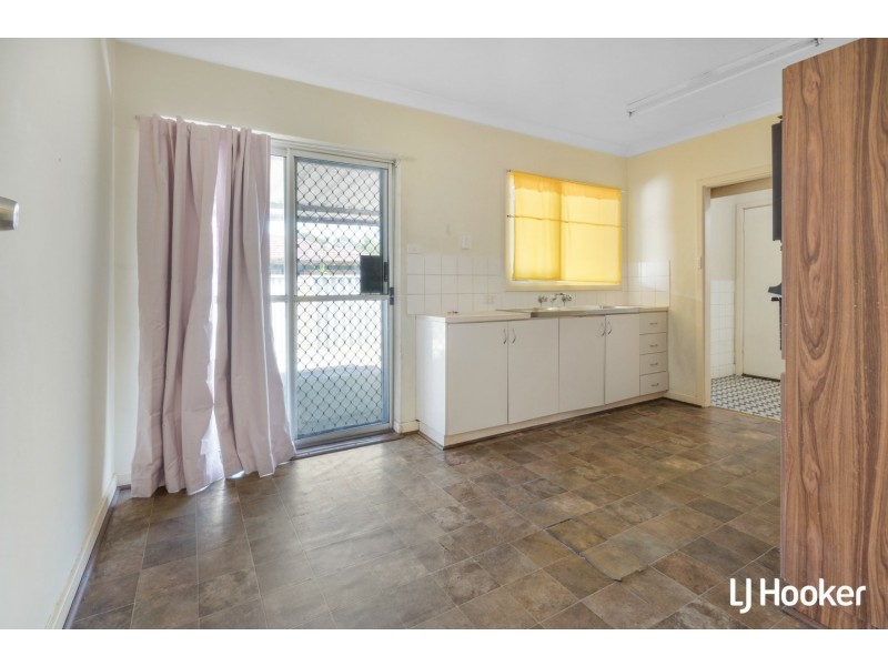 50B Spring Road, Thornlie WA 6108