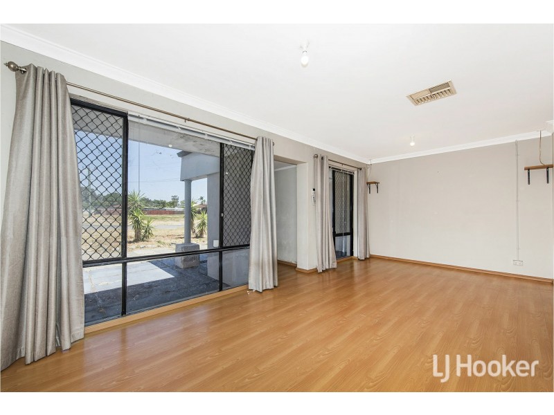 7 Lyrebird Way, Thornlie WA 6108