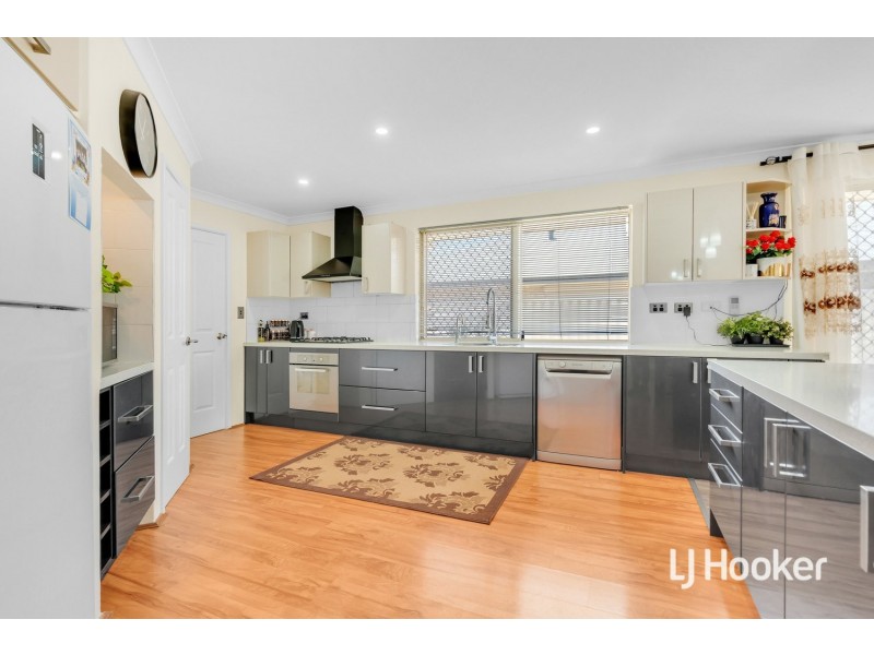 19 Salamanca Boulevard, Seville Grove WA 6112