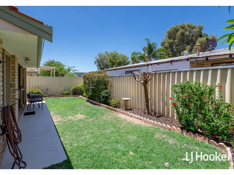 4/18 Lester Drive, Thornlie WA 6108