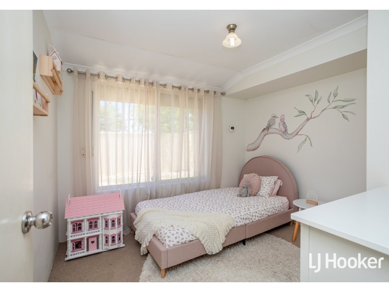 9 Osten Drive, Langford WA 6147