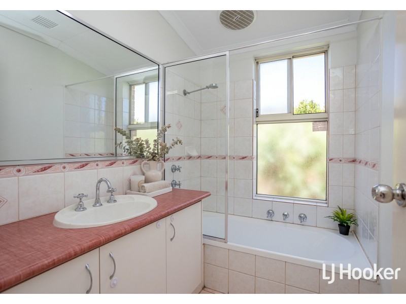 9 Osten Drive, Langford WA 6147