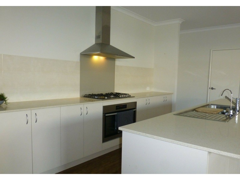 36 St Catharines Promenade, Champion Lakes WA 6111