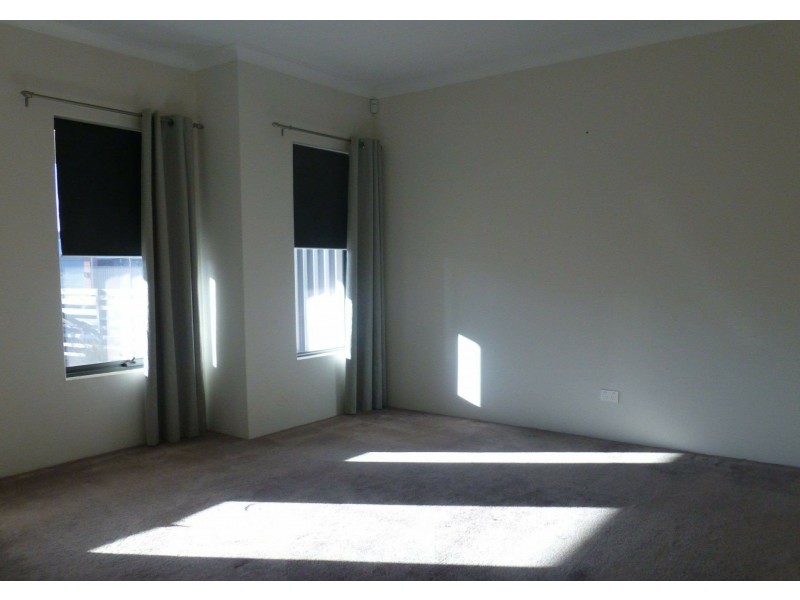 36 St Catharines Promenade, Champion Lakes WA 6111