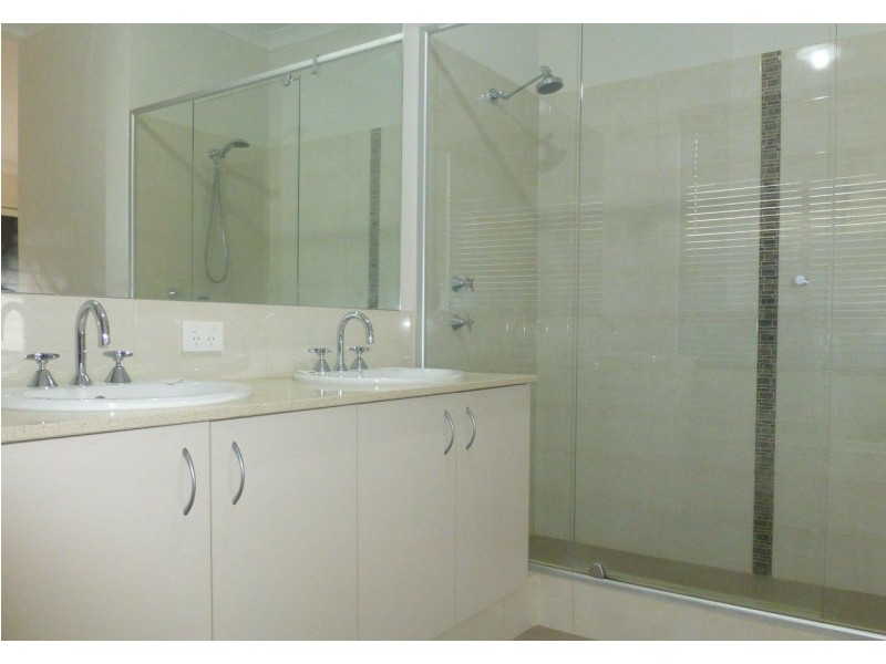 36 St Catharines Promenade, Champion Lakes WA 6111