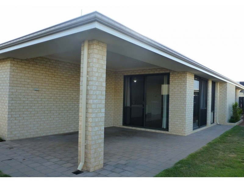 36 St Catharines Promenade, Champion Lakes WA 6111