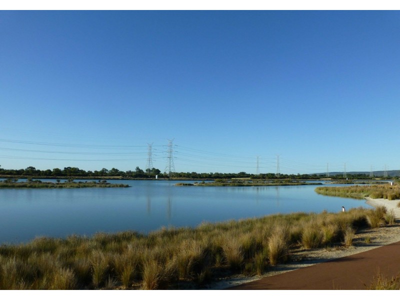 36 St Catharines Promenade, Champion Lakes WA 6111