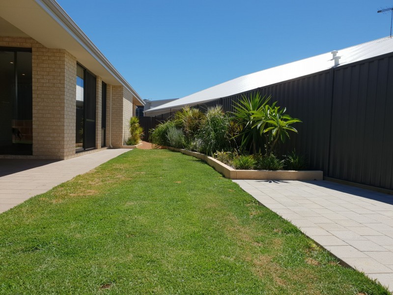 36 St Catharines Promenade, Champion Lakes WA 6111