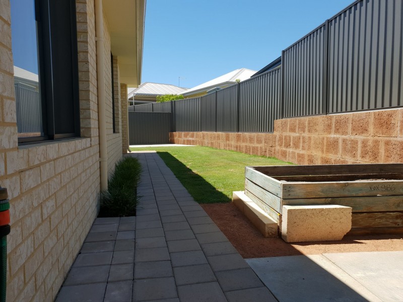 36 St Catharines Promenade, Champion Lakes WA 6111