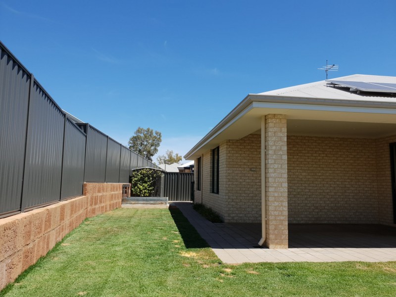 36 St Catharines Promenade, Champion Lakes WA 6111