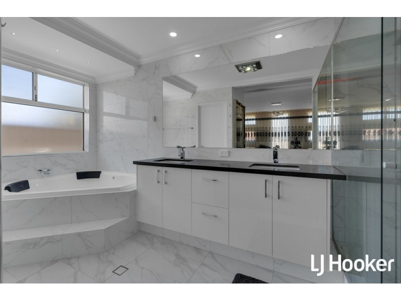 34 Ramorine Turn, Southern River WA 6110
