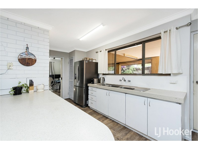 26 Grenadier Drive, Thornlie WA 6108