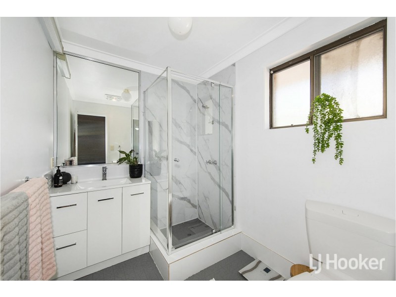 26 Grenadier Drive, Thornlie WA 6108