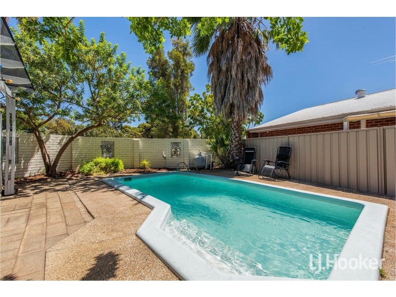 26 Grenadier Drive, Thornlie WA 6108