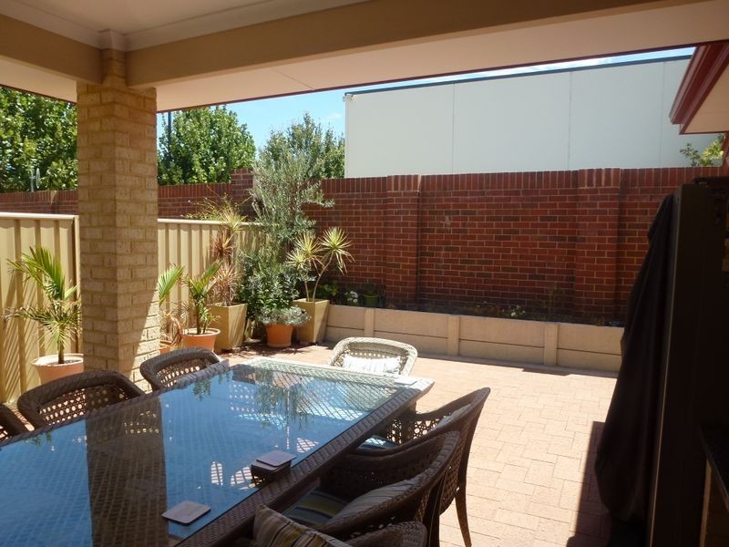 41 Finsbury Drive, Thornlie WA 6108