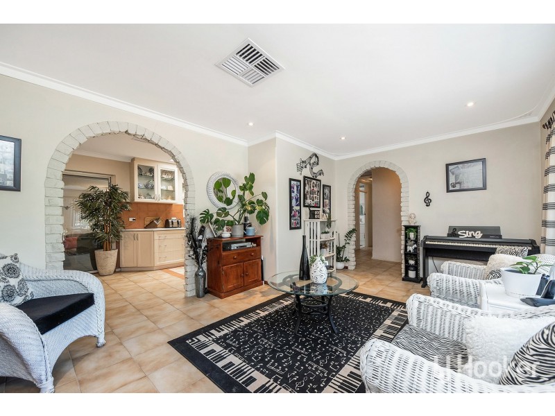 68 Glyndebourne Avenue, Thornlie WA 6108