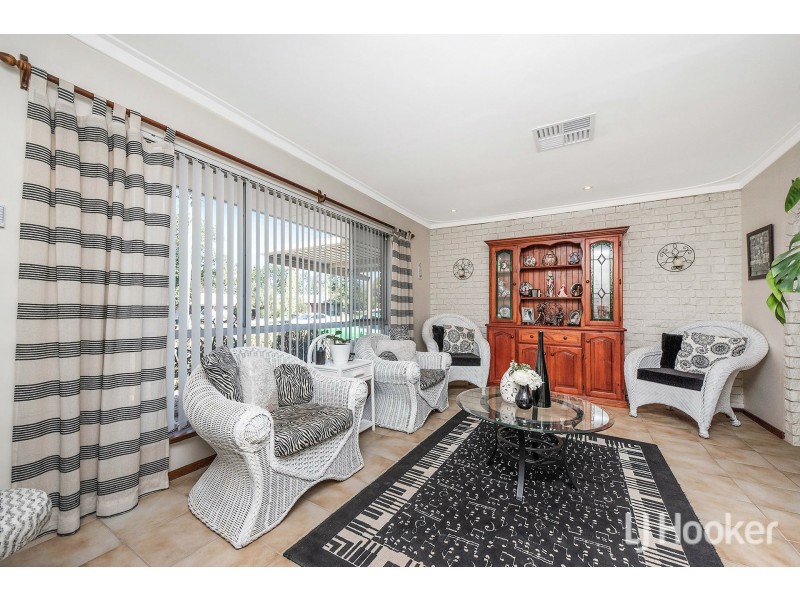 68 Glyndebourne Avenue, Thornlie WA 6108