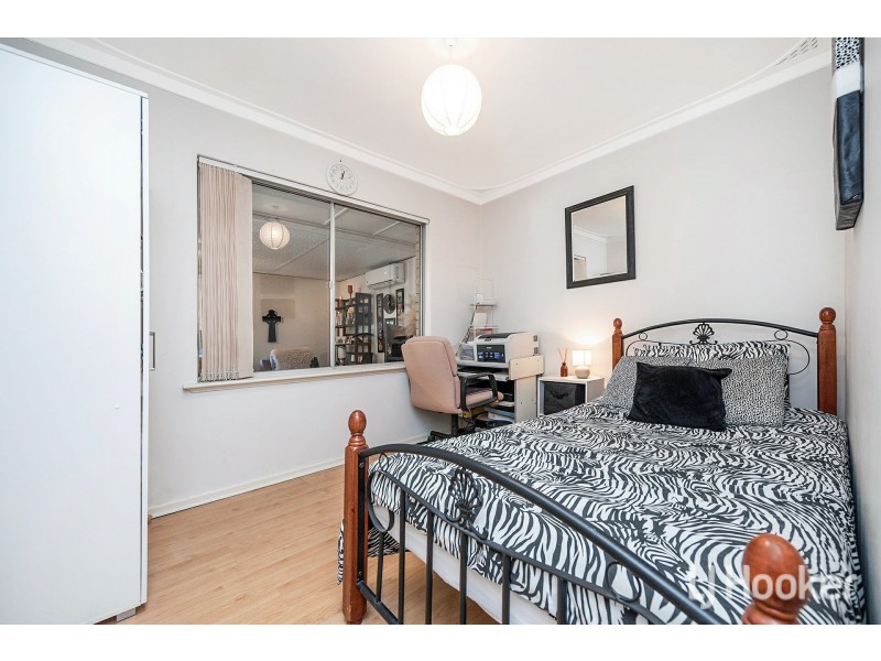 68 Glyndebourne Avenue, Thornlie WA 6108