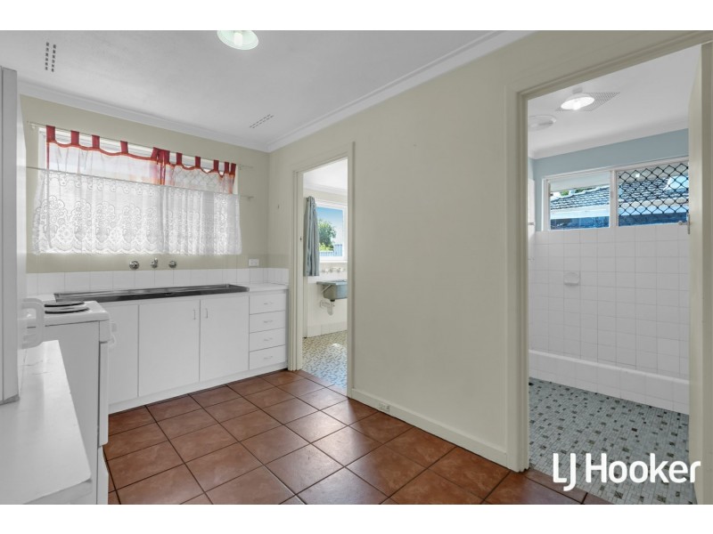 65 Lester Drive, Thornlie WA 6108