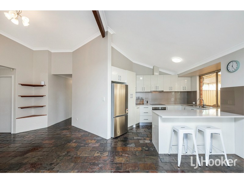 14 Majestic Court, Thornlie WA 6108