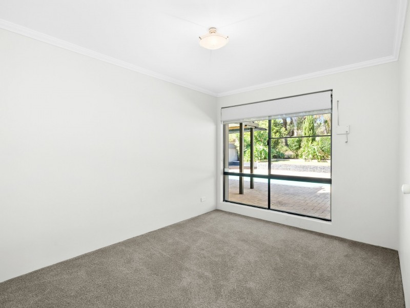 34 Summerlea Avenue, Meadow Springs WA 6210