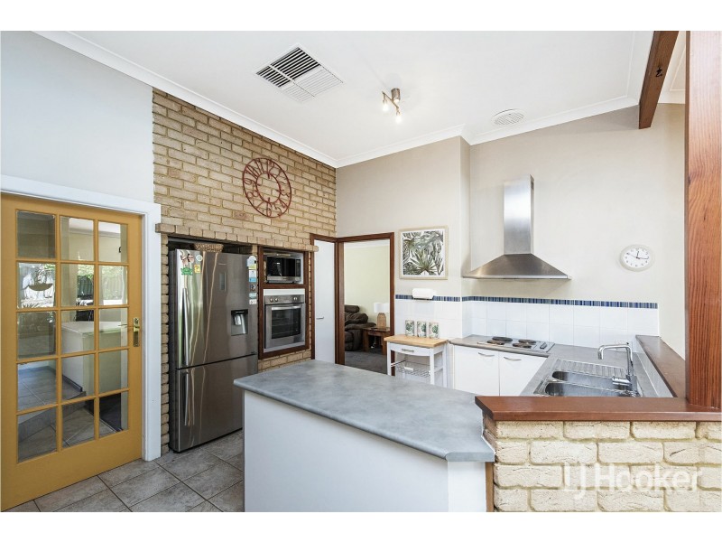 7 Imperial Court, Thornlie WA 6108