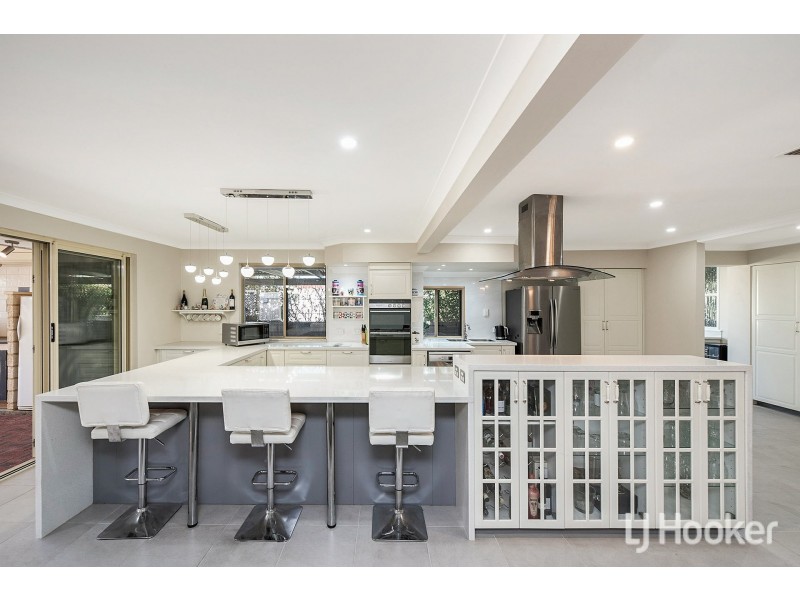 42 Wateredge Road, Thornlie WA 6108