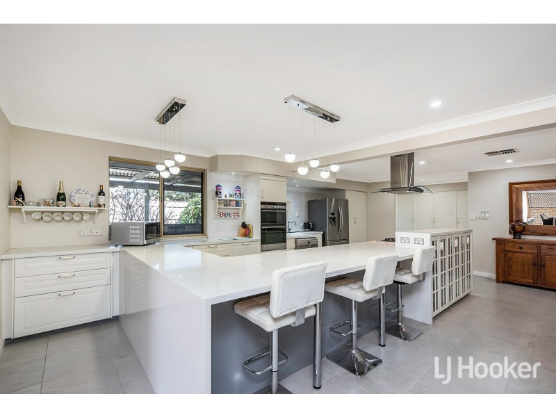 42 Wateredge Road, Thornlie WA 6108