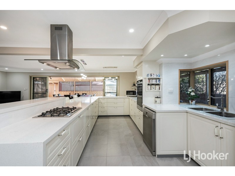 42 Wateredge Road, Thornlie WA 6108