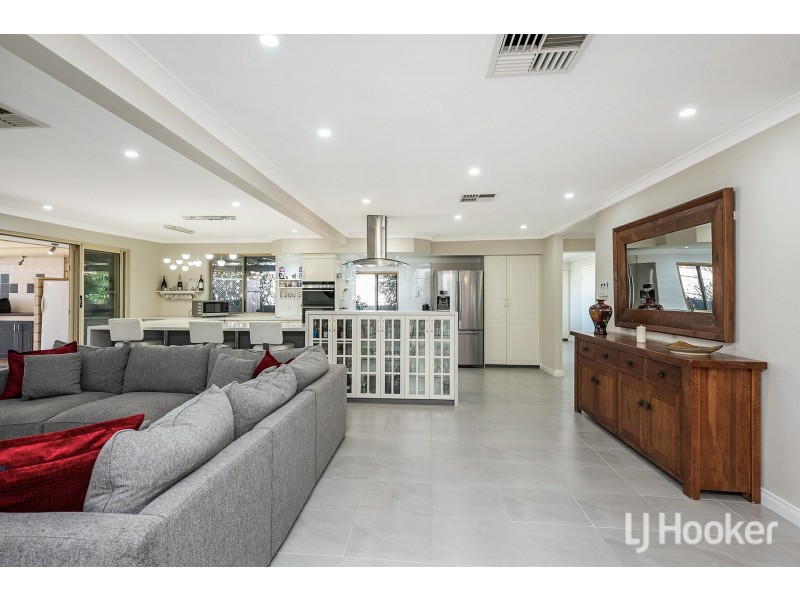 42 Wateredge Road, Thornlie WA 6108