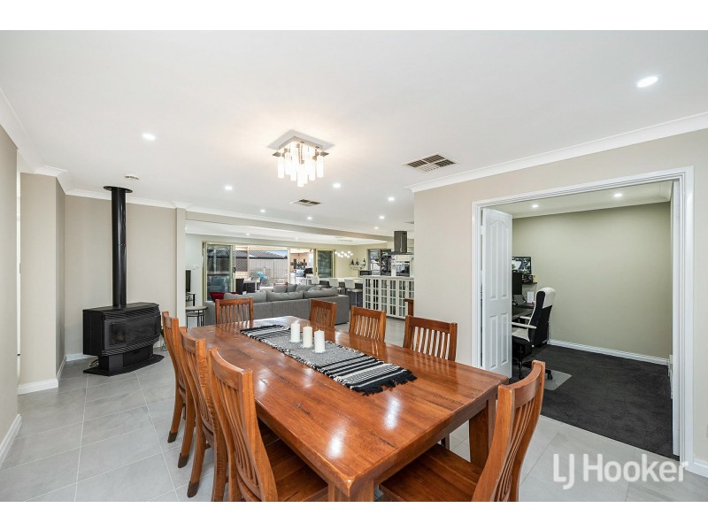 42 Wateredge Road, Thornlie WA 6108