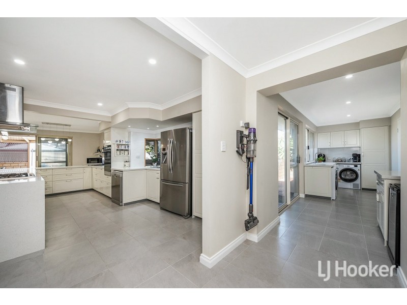42 Wateredge Road, Thornlie WA 6108