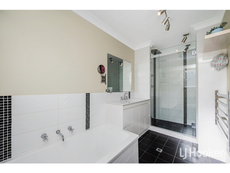 42 Wateredge Road, Thornlie WA 6108