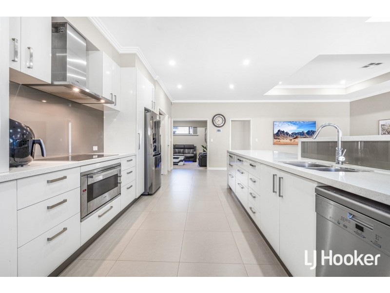 24 Bradstocks Grove, Southern River WA 6110