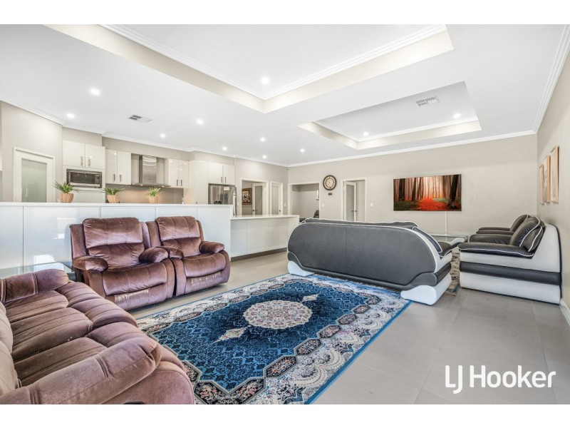 24 Bradstocks Grove, Southern River WA 6110
