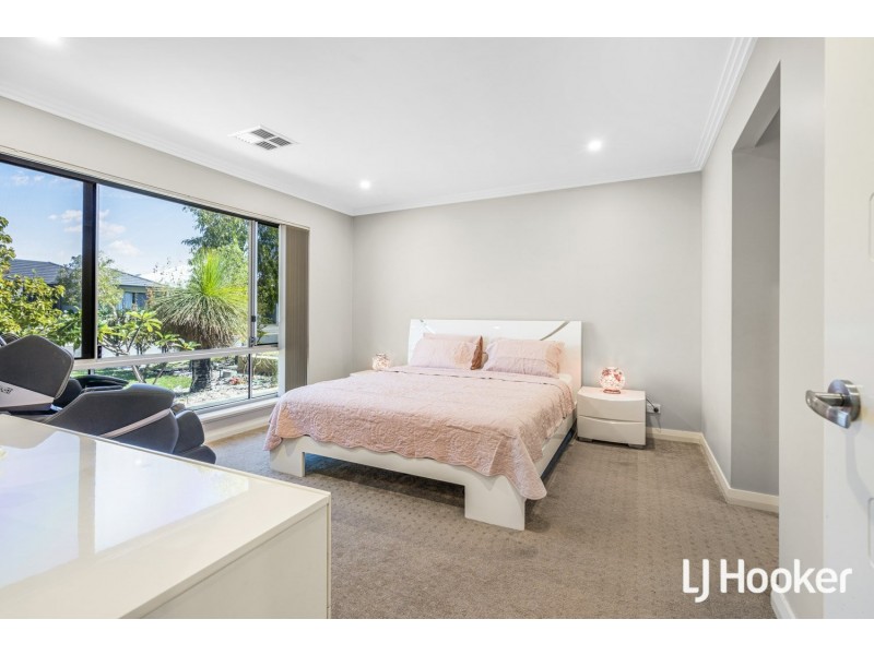 24 Bradstocks Grove, Southern River WA 6110