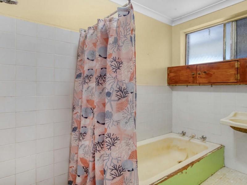 49 Carisbrooke Street, Maddington WA 6109