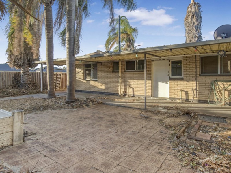 49 Carisbrooke Street, Maddington WA 6109