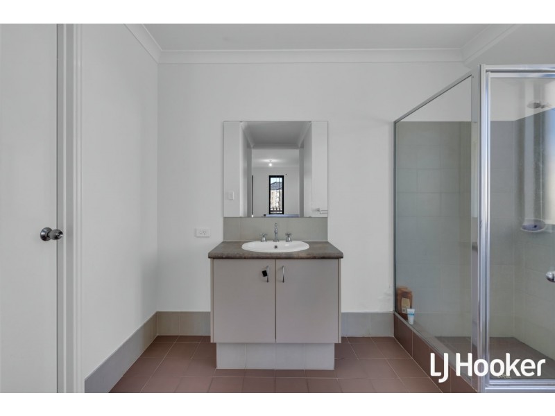 8 Hayfield Road, Southern River WA 6110