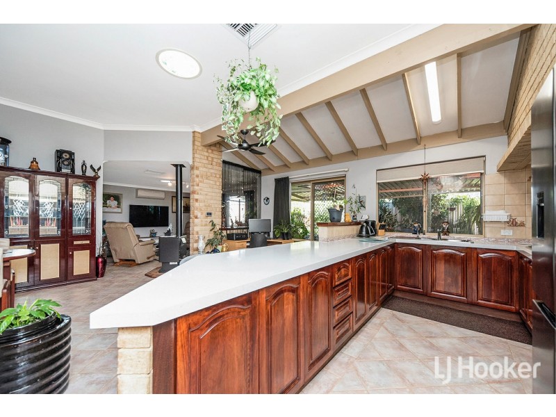 62 Bottlebrush Drive, Thornlie WA 6108