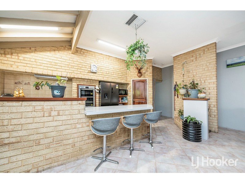 62 Bottlebrush Drive, Thornlie WA 6108