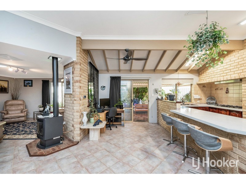 62 Bottlebrush Drive, Thornlie WA 6108