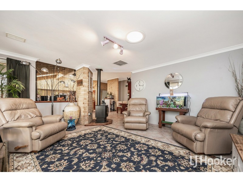 62 Bottlebrush Drive, Thornlie WA 6108